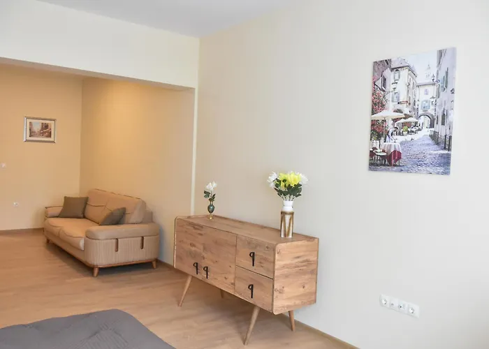 Trimaya Apartment - Comfort In The Top City Center