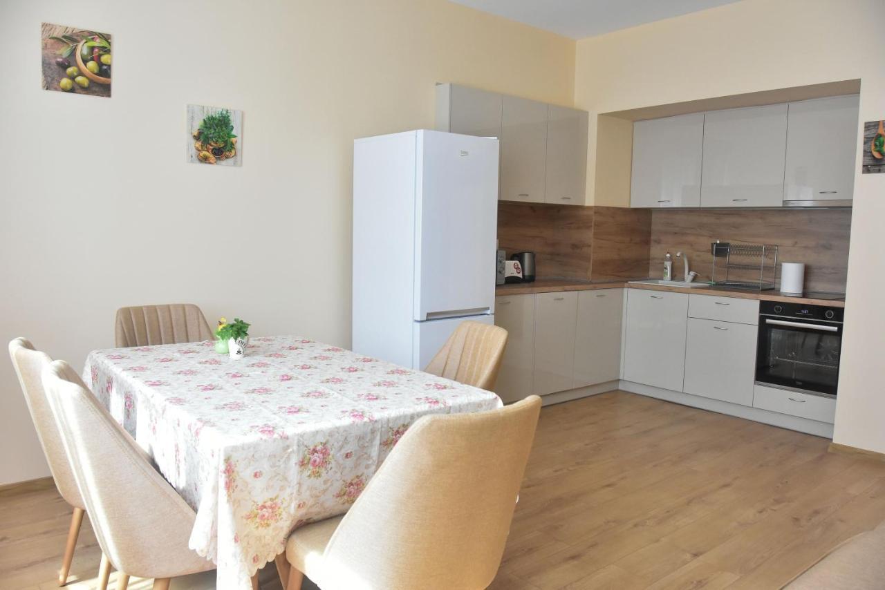 Trimaya - Comfort In The Center * Varna
